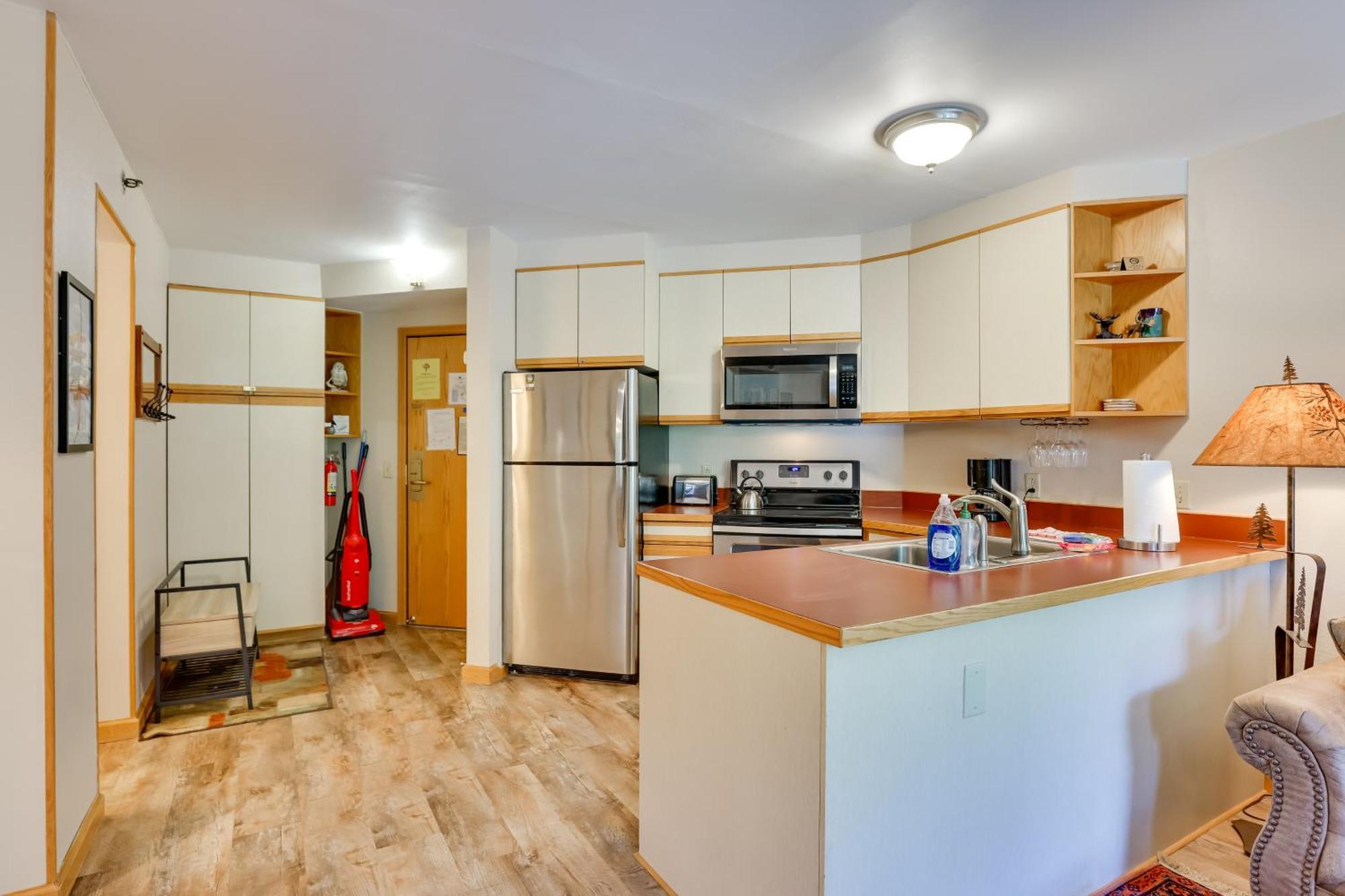 Ski-Inandski-Out Retreat With Iron Horse Pool Access! Вінтер-Парк Екстер'єр фото